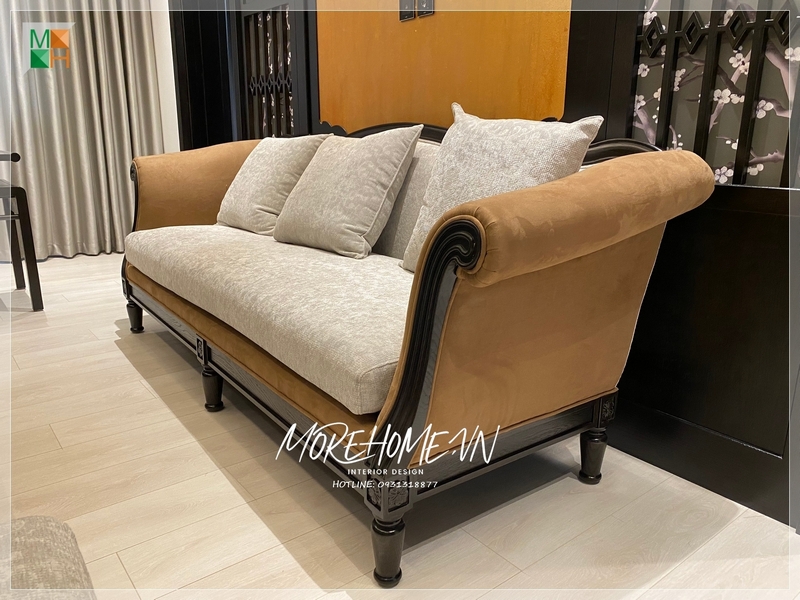 Sofa văng dài có tựa bọc nệm màu nâu phong cách indochine thoải mái cho sử dụng của gia chủ, tính thẩm mỹ cao